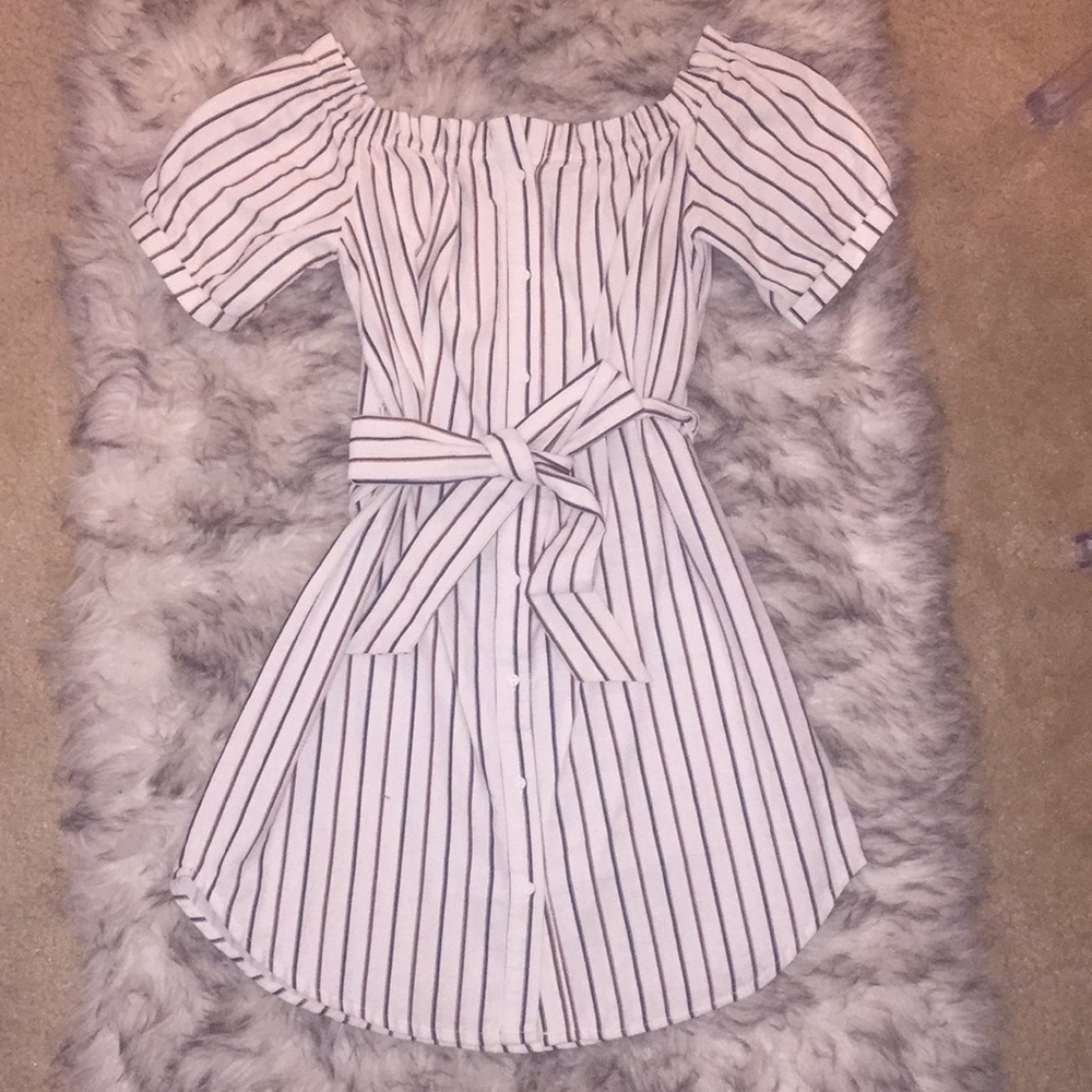 Stripes dress with bow